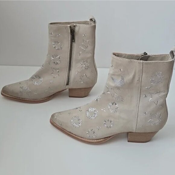 Free People Bowers Embroidered Bootie Bone Suede w/ silver Boots Fits 8.5 - Picture 4 of 11